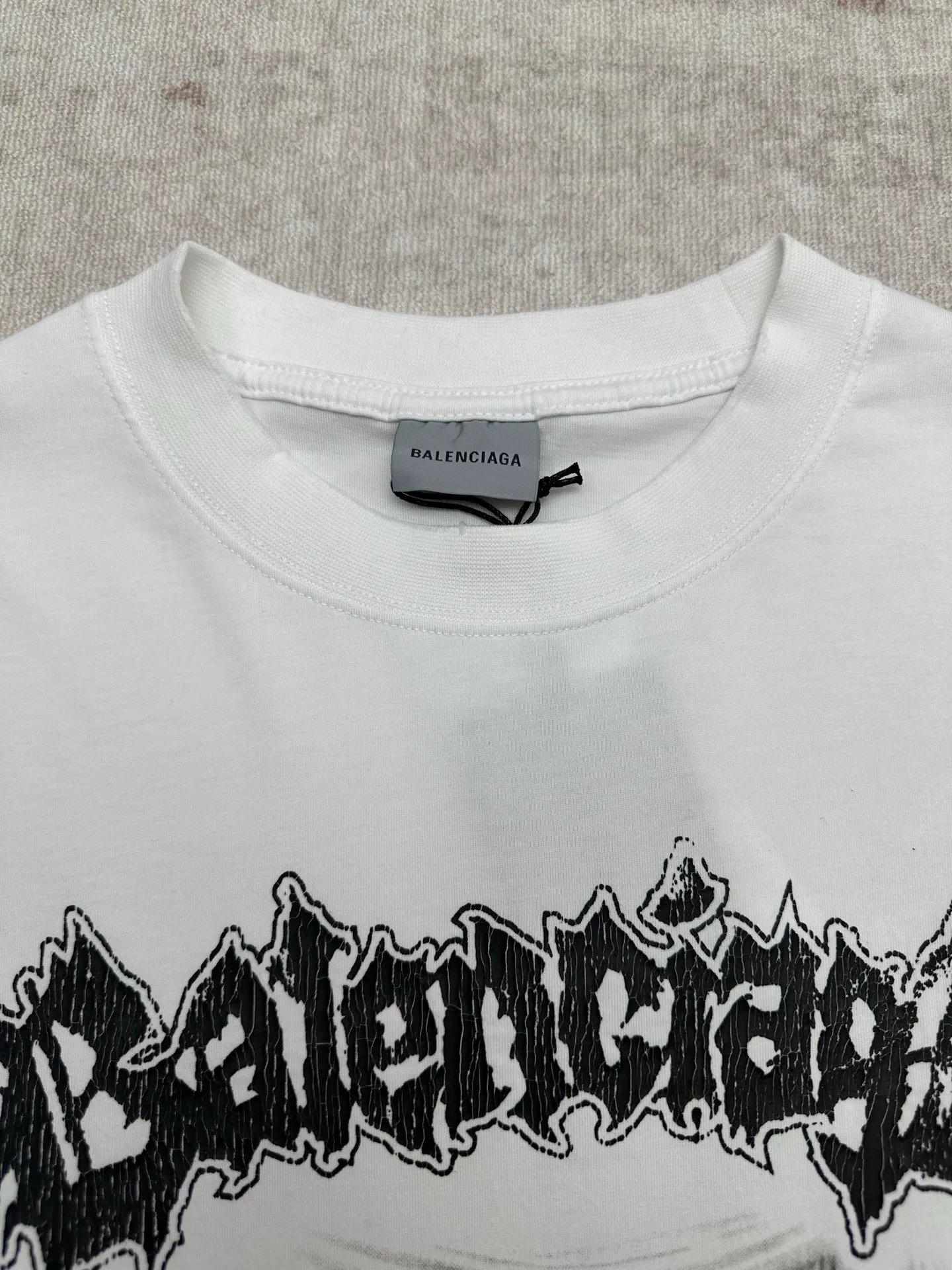 26ss T Same Style Sizes：S. M. L.